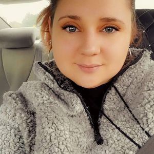 Meet your Posher, Cassandra